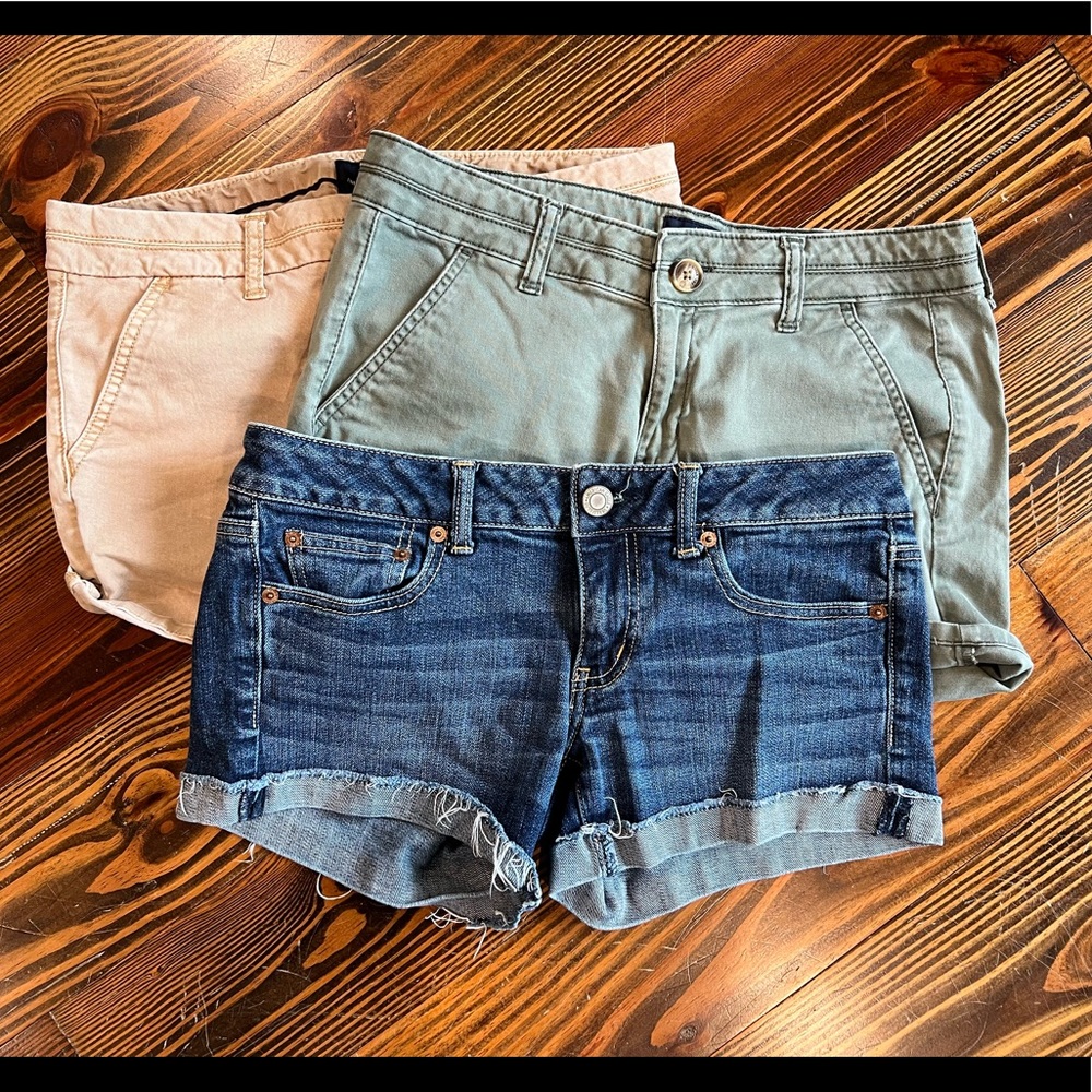 Bundle of American Eagle shorts